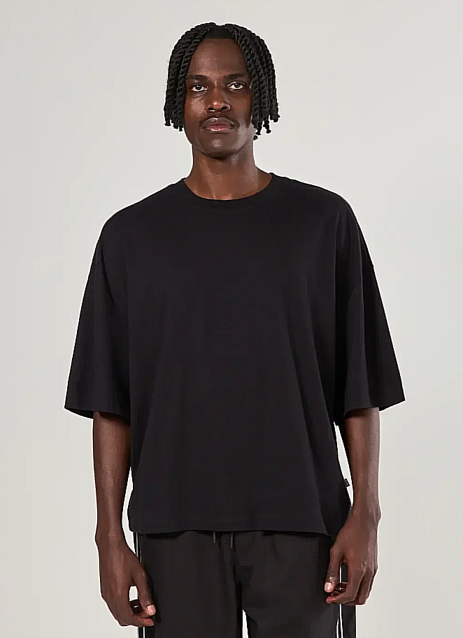 camiseta oversized cropped malhão