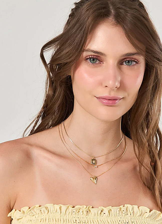 conjunto 3 colares dourados brilho