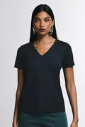 Urbanix Essential® Camiseta Modal Gola V Feminina